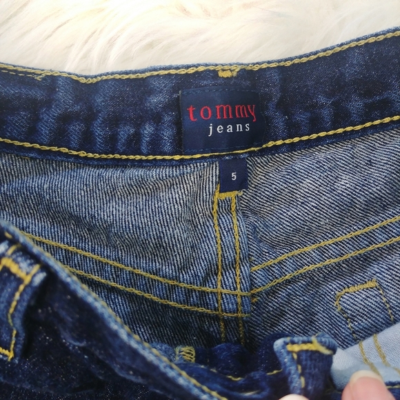 ๐งโโ๏ธ 5/$30 Tommy Hilfiger jean shorts - Picture 4 of 4